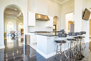 Resident social lounge with wi-fi & hdtv entertainment